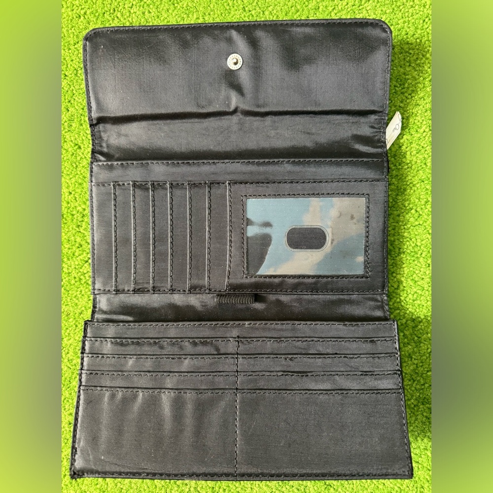 Thirty-One Wallet - Picture 2 of 3